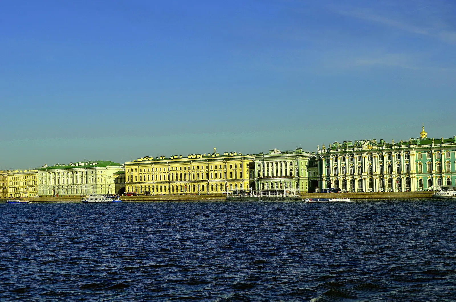 Эрмитаж: набережная